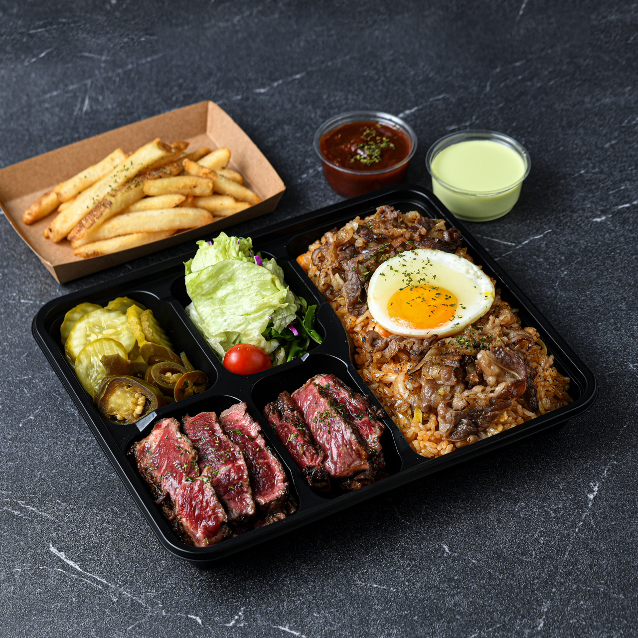 우삼겹볶음밥 스테이크 도시락